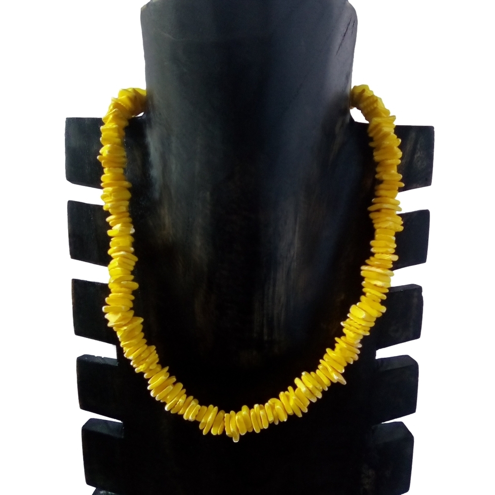 SUMMER YELLOW SHELL BEACH PUKA‎ NECKLACE